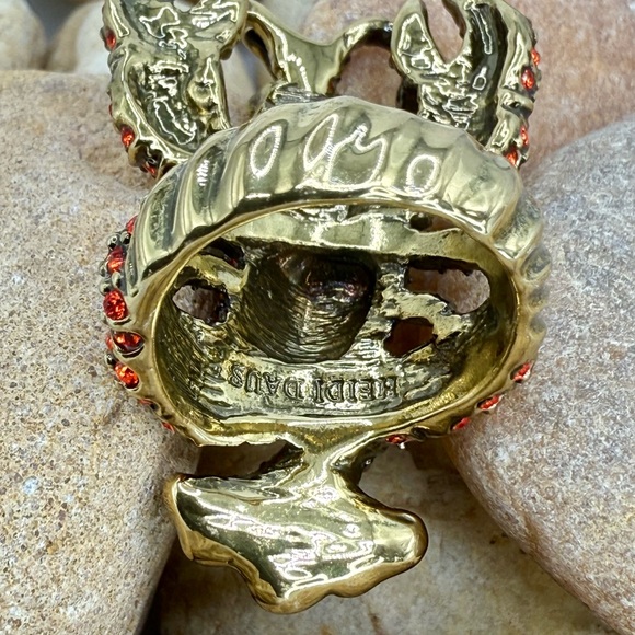 Authentic Heidi Daus “Lobster Tales” Crystal Lobster Ring – Size 8 Swarovski EUC - Picture 13 of 17